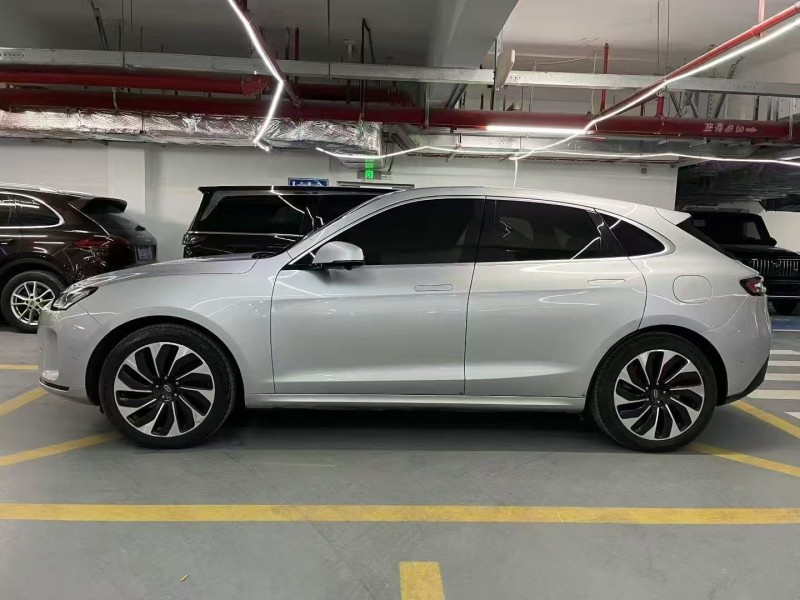 广州22年华为智选问界8