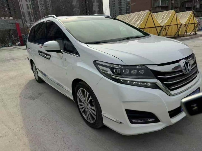 青岛19年本田艾力绅2