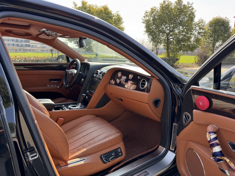 盐城16年宾利飞驰8