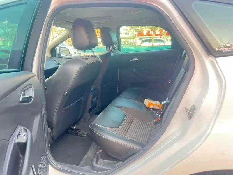 保定17年福特福克斯5