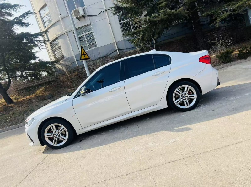 烟台22年宝马1系8