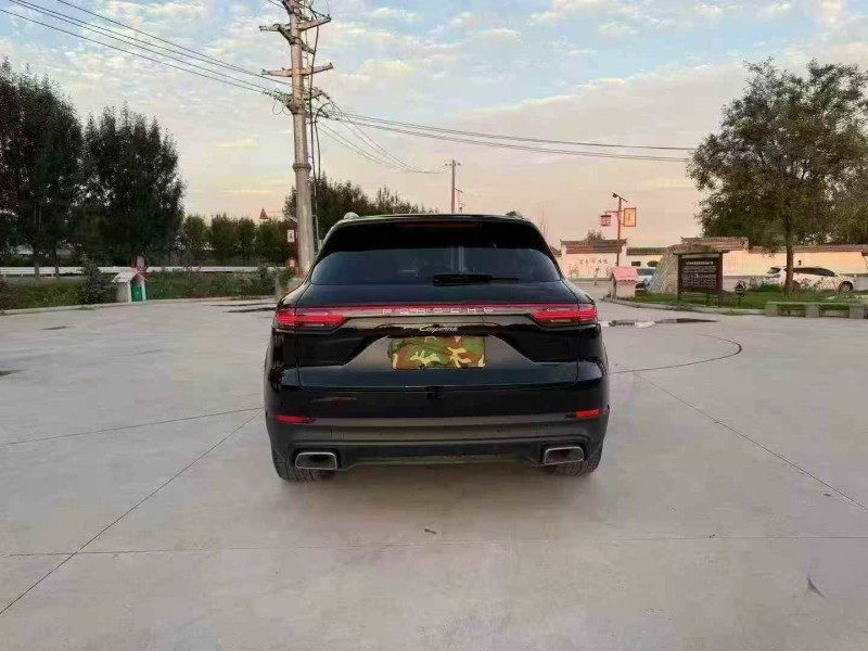 徐州19年保时捷卡宴9