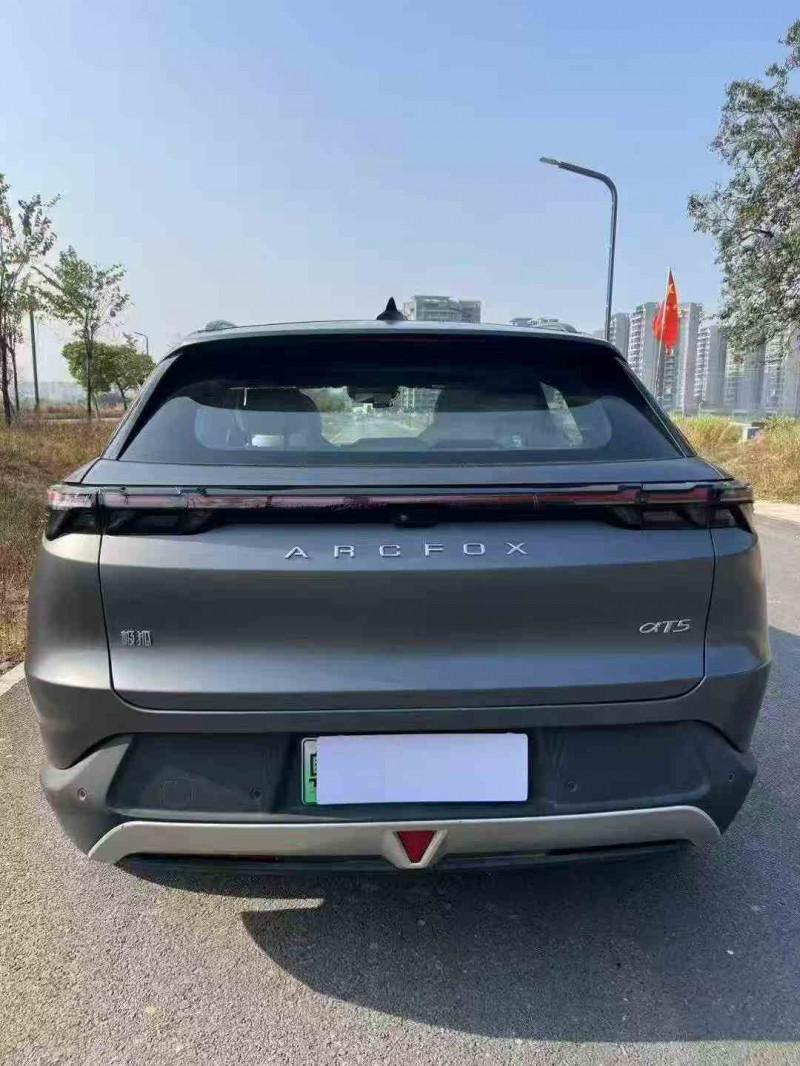 佛山24年极狐汽车阿尔法9