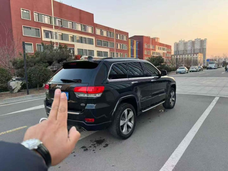 临沂16年Jeep大切诺基5