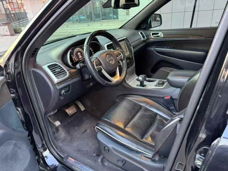 临沂16年Jeep大切诺基7