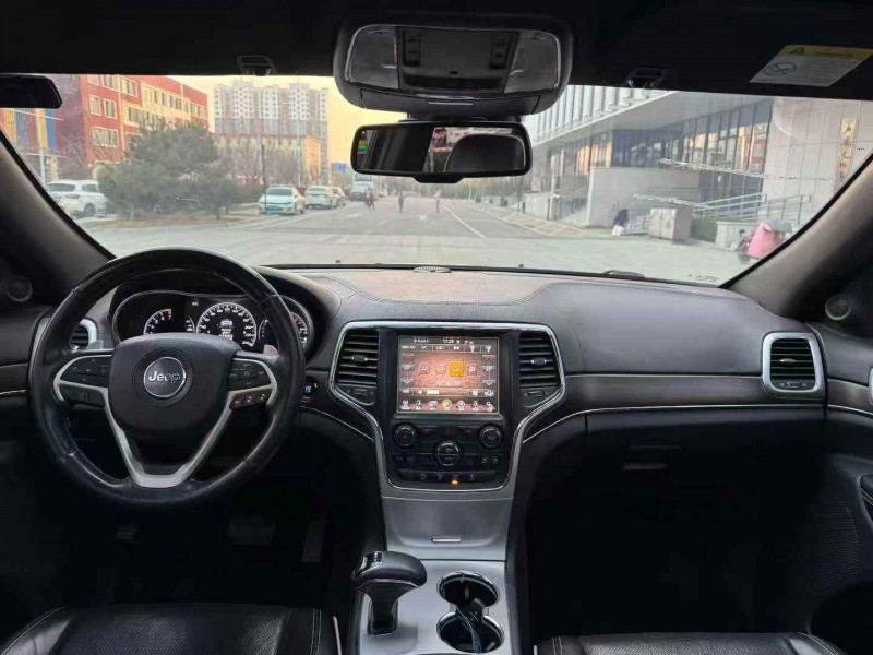 临沂16年Jeep大切诺基9