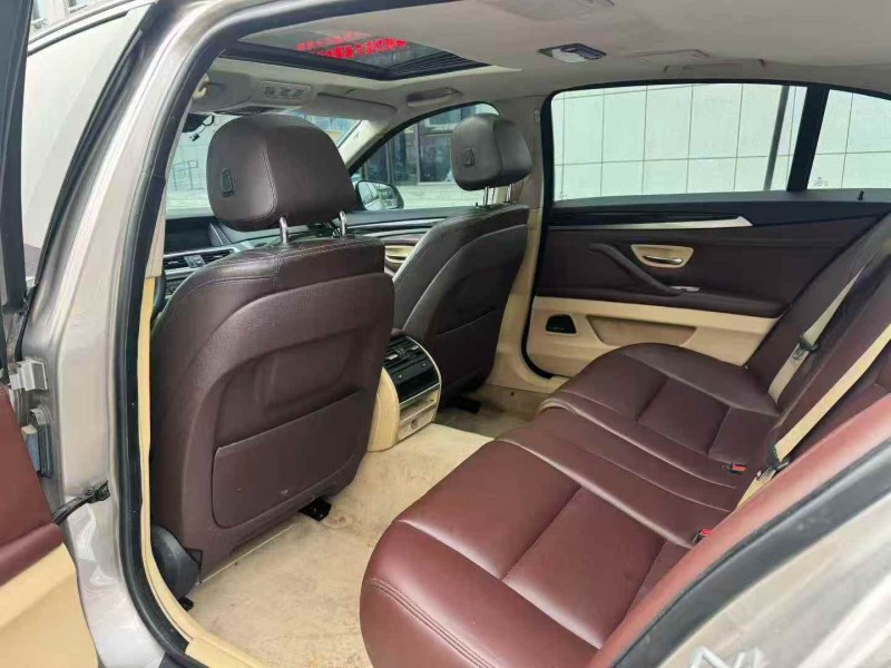 济宁16年宝马5系8