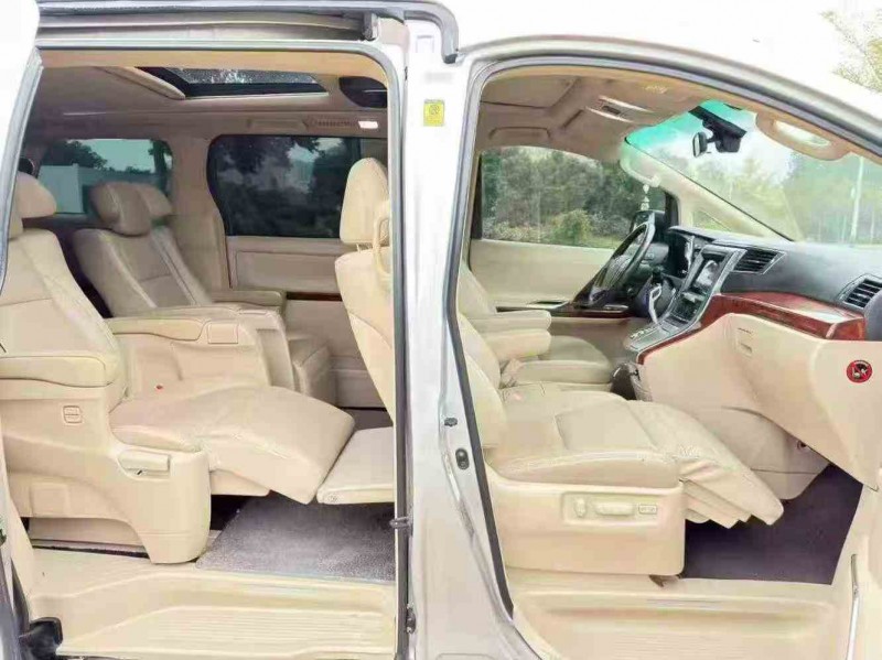 江门15年丰田埃尔法8