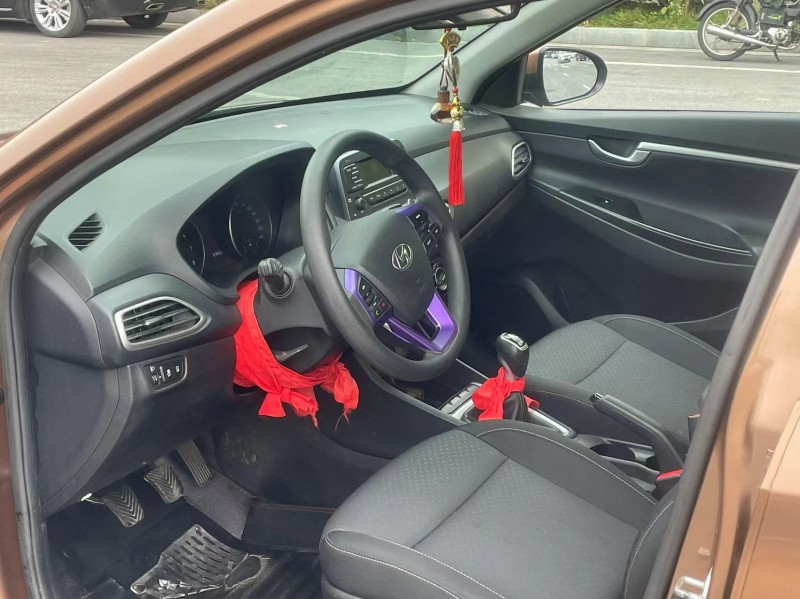 常德18年现代悦动8