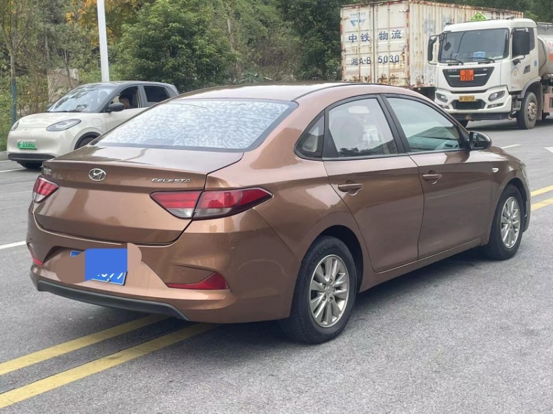 常德18年现代悦动9