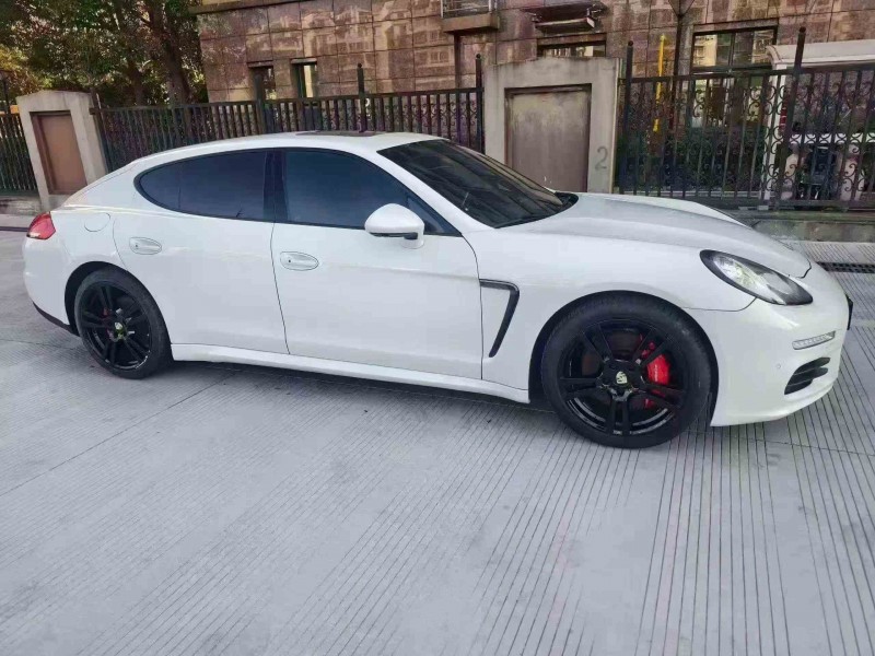 湖州15年保时捷帕拉梅拉2