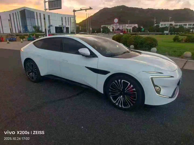 湖州25年阿维塔123