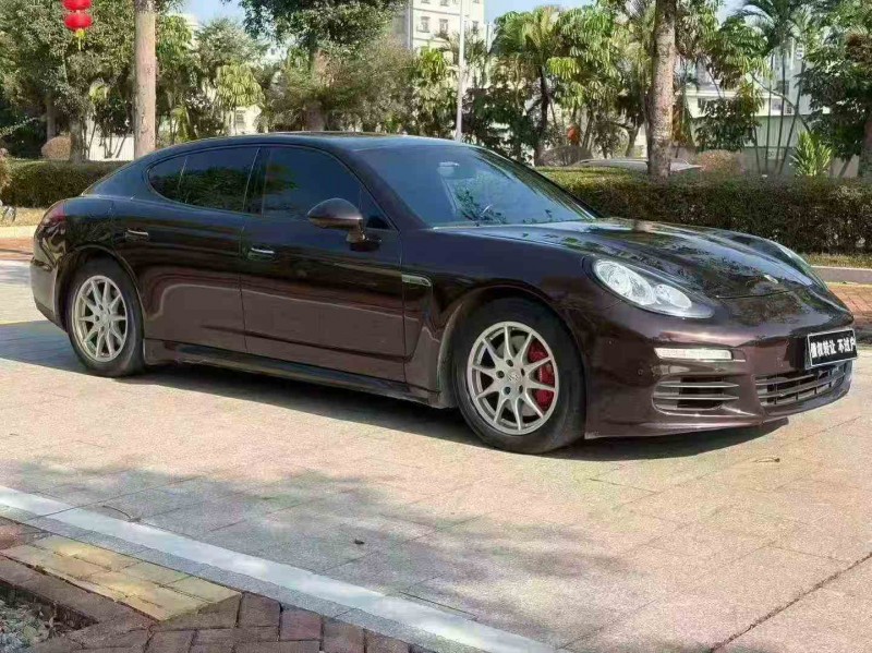 湛江15年保时捷帕拉梅拉2