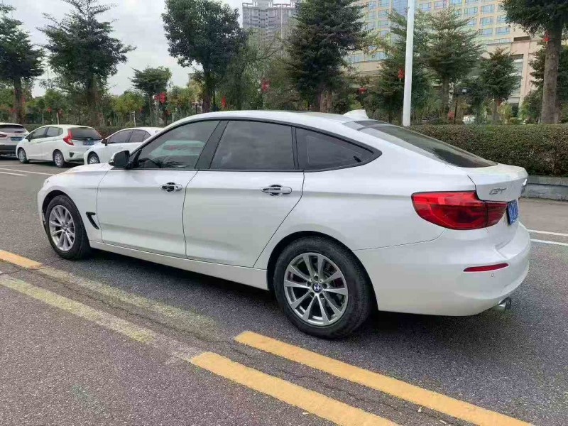 佛山17年宝马3系8