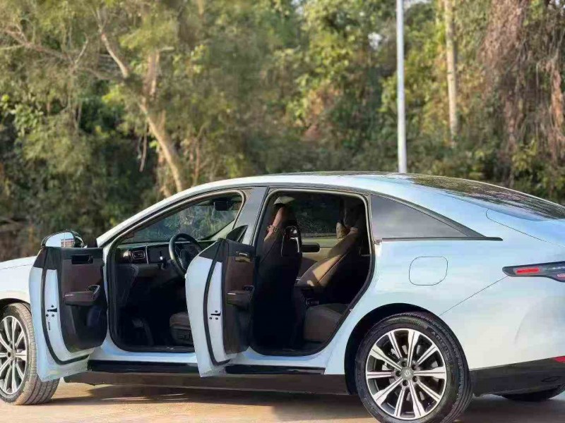 佛山24年零跑汽车C014