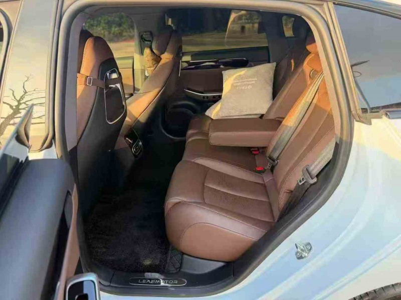 佛山24年零跑汽车C016