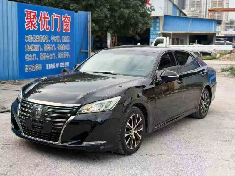 珠海18年丰田皇冠3