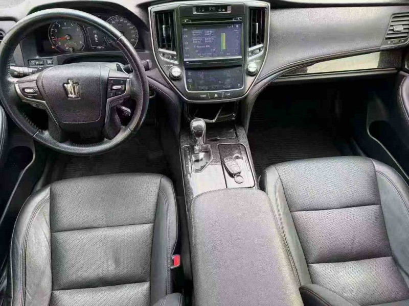 珠海18年丰田皇冠4