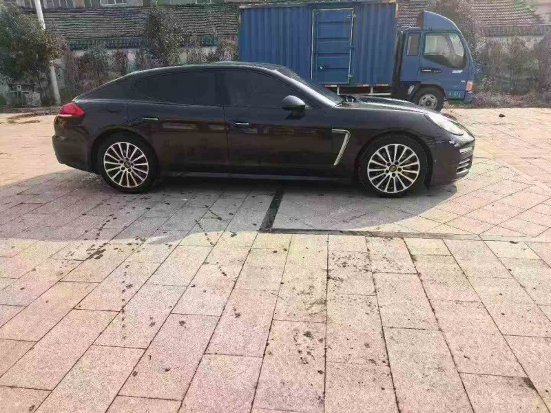 安庆14年保时捷帕拉梅拉2