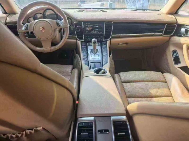 安庆14年保时捷帕拉梅拉5