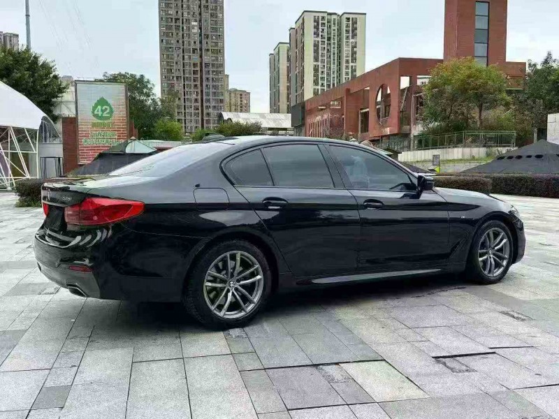 重庆20年宝马5系7