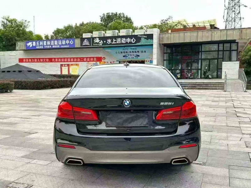 重庆20年宝马5系9