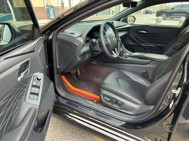 保定23年丰田亚洲龙6