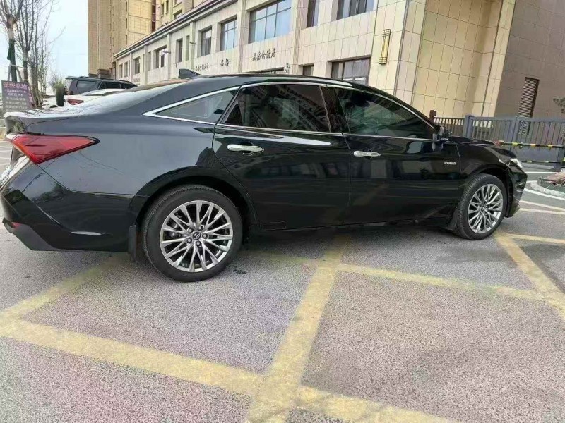 保定23年丰田亚洲龙7