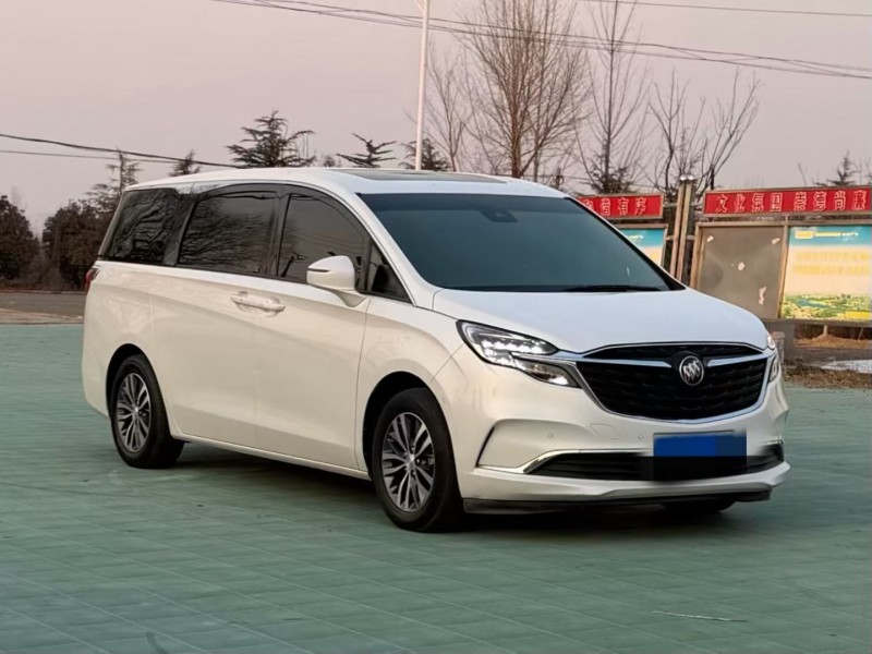 青岛22年别克GL82