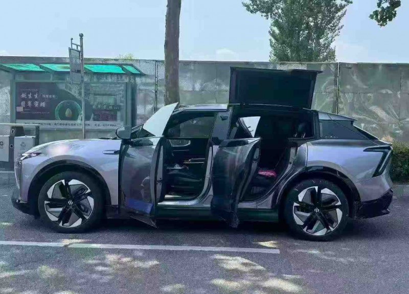 青岛23年高合汽车HiPhi Y3