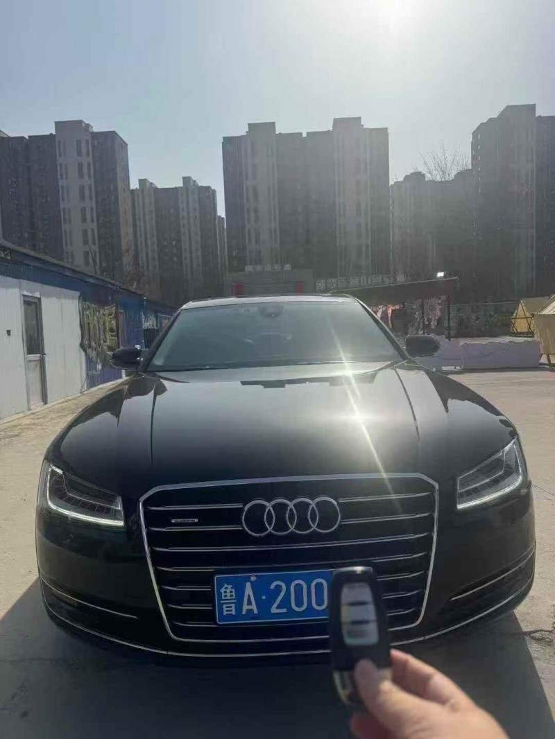 济宁17年奥迪A8L1