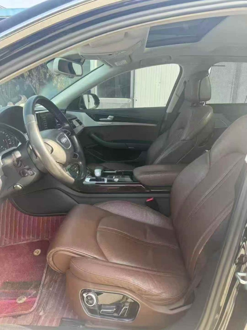 济宁17年奥迪A8L3