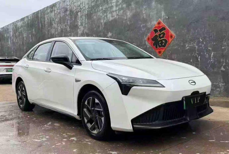 青岛25年传祺埃安S2