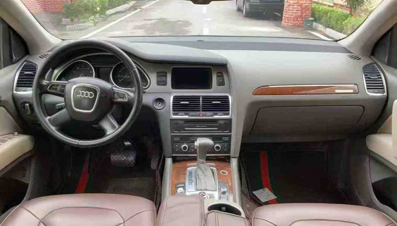 青岛12年奥迪Q74