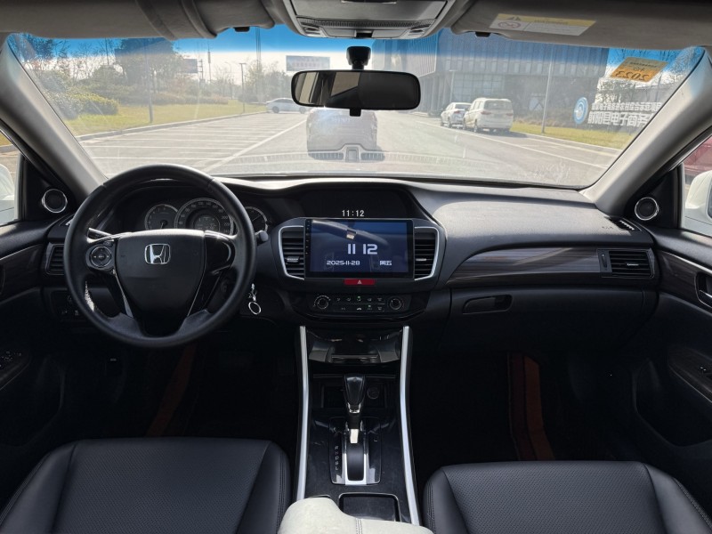 盐城17年本田雅阁8