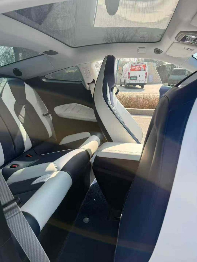 济南24年哪吒GT6