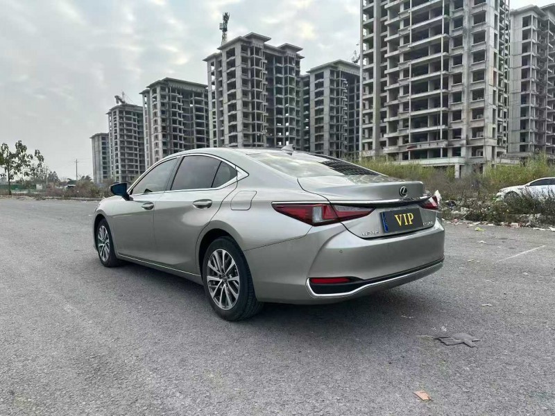 柳州24年雷克萨斯ES3