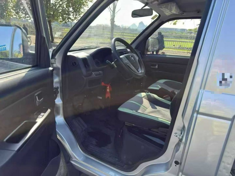 柳州25年福田祥菱5