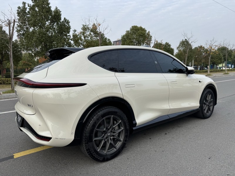 盐城25年智己LS75