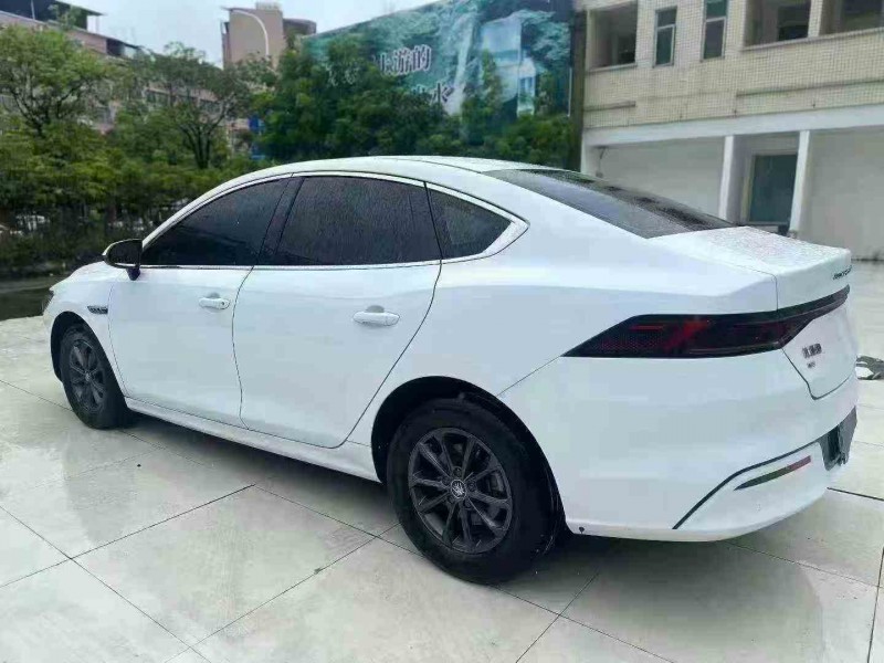 深圳23年比亚迪秦8