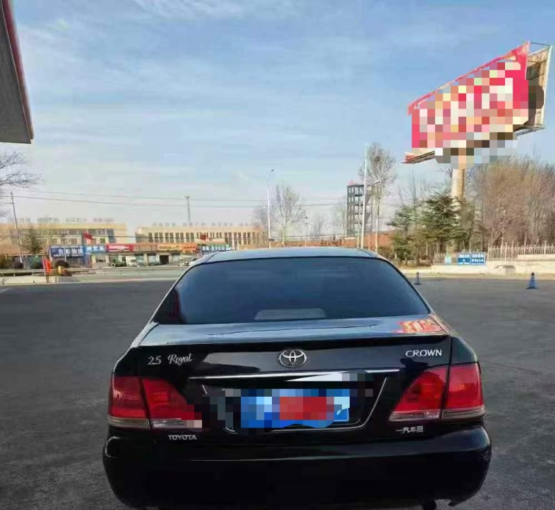 济宁06年丰田皇冠6