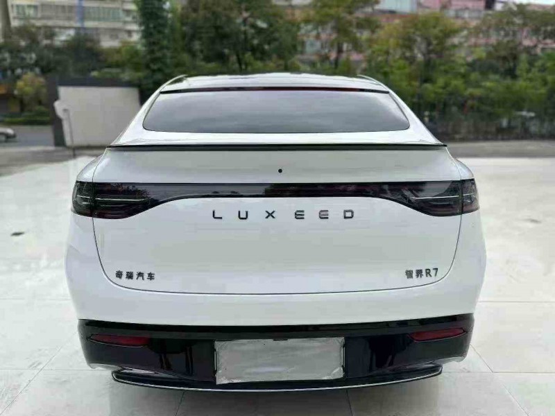 湛江25年华为智选智界R79