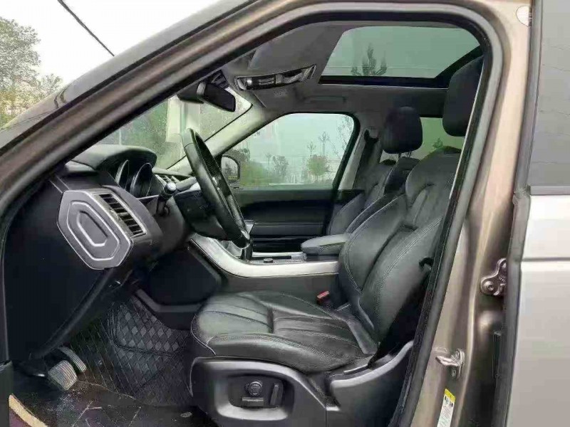 重庆16年路虎揽胜运动4