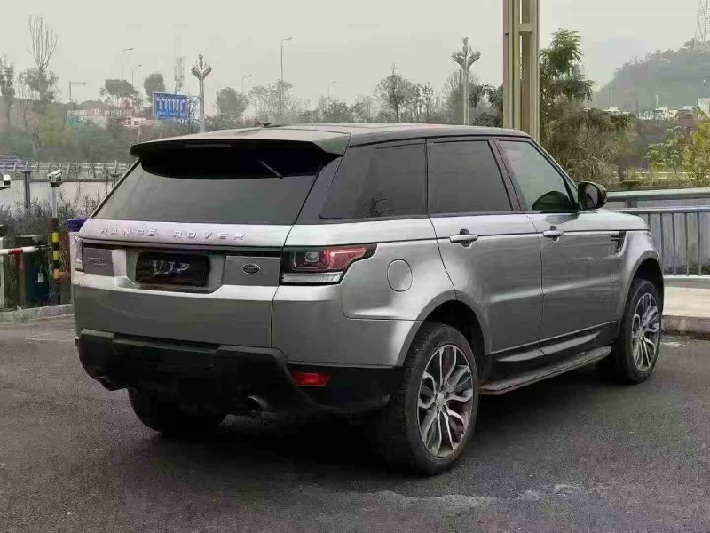 重庆16年路虎揽胜运动8