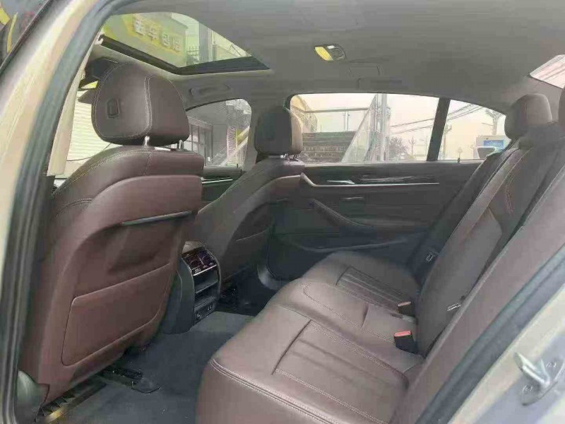 重庆20年宝马5系4