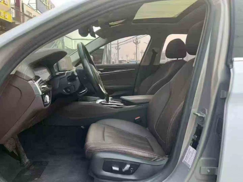 重庆20年宝马5系6