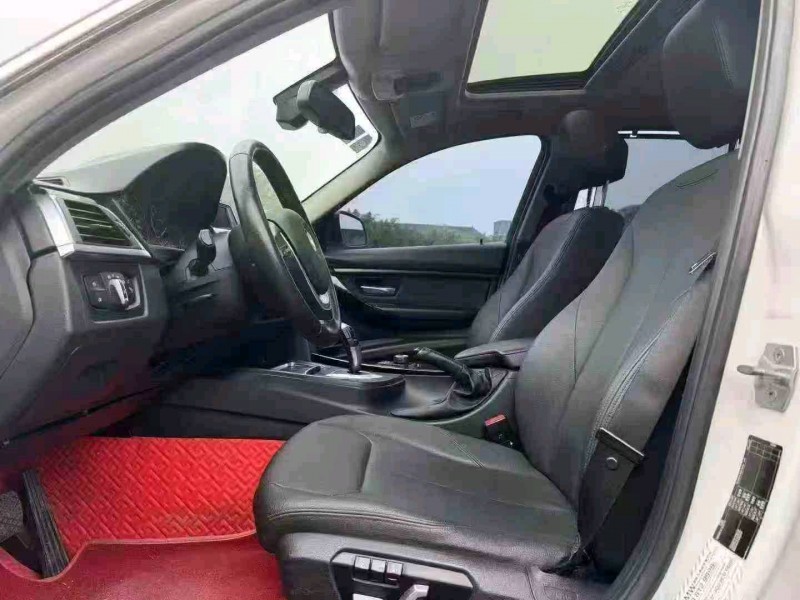 重庆17年宝马3系7