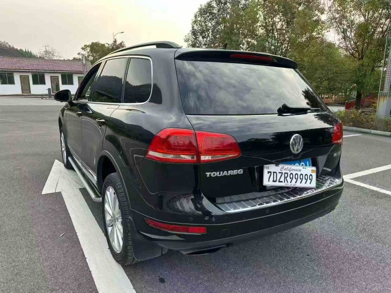 重庆12年大众途锐8