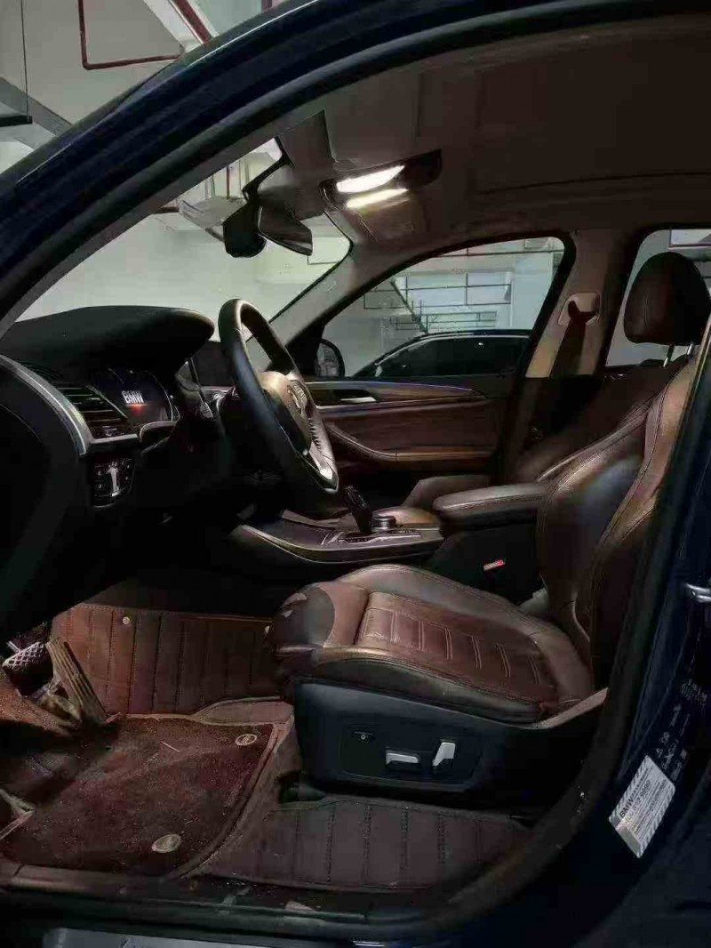 重庆19年宝马X34