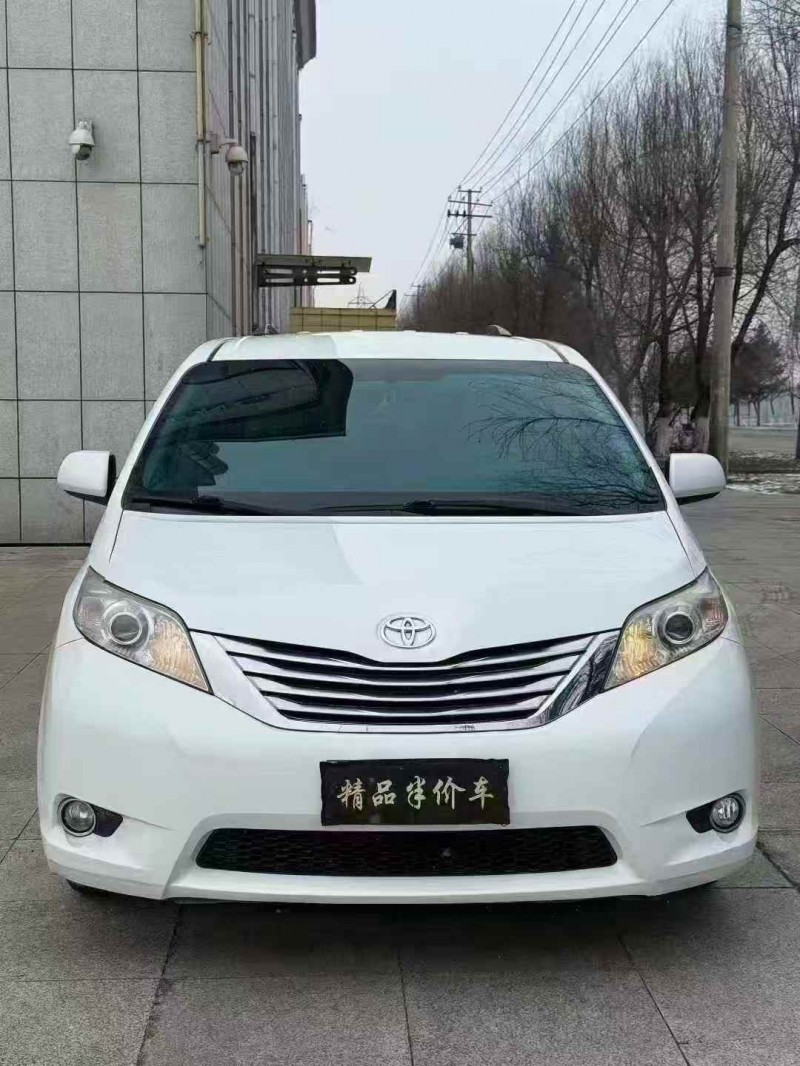 吉林16年丰田塞纳1
